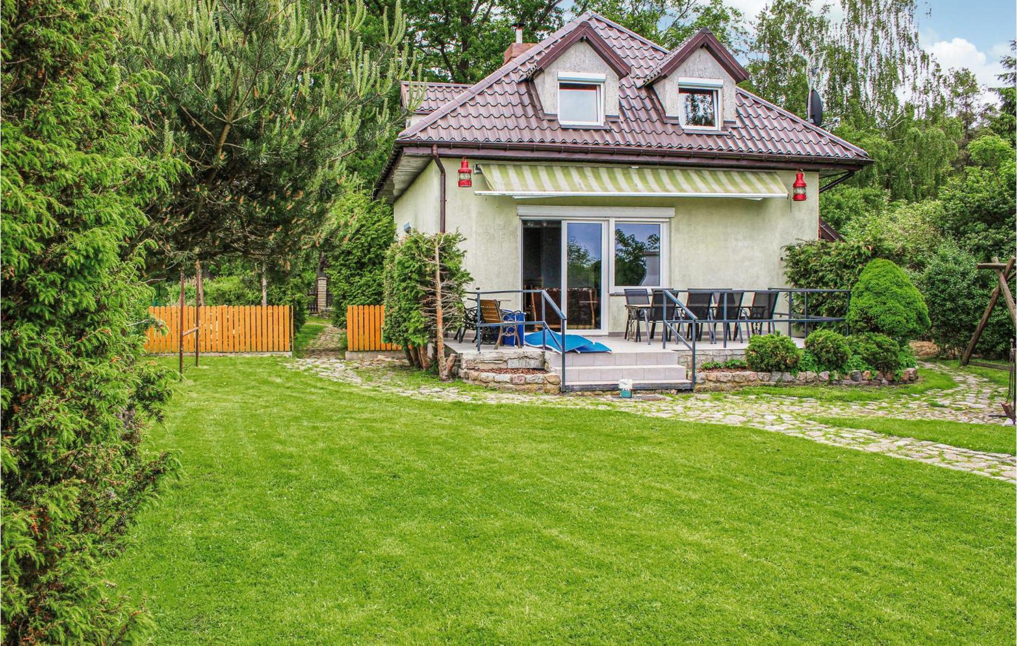 Gorgeous Home In Nowe Warpno With House Sea View Exterior photo