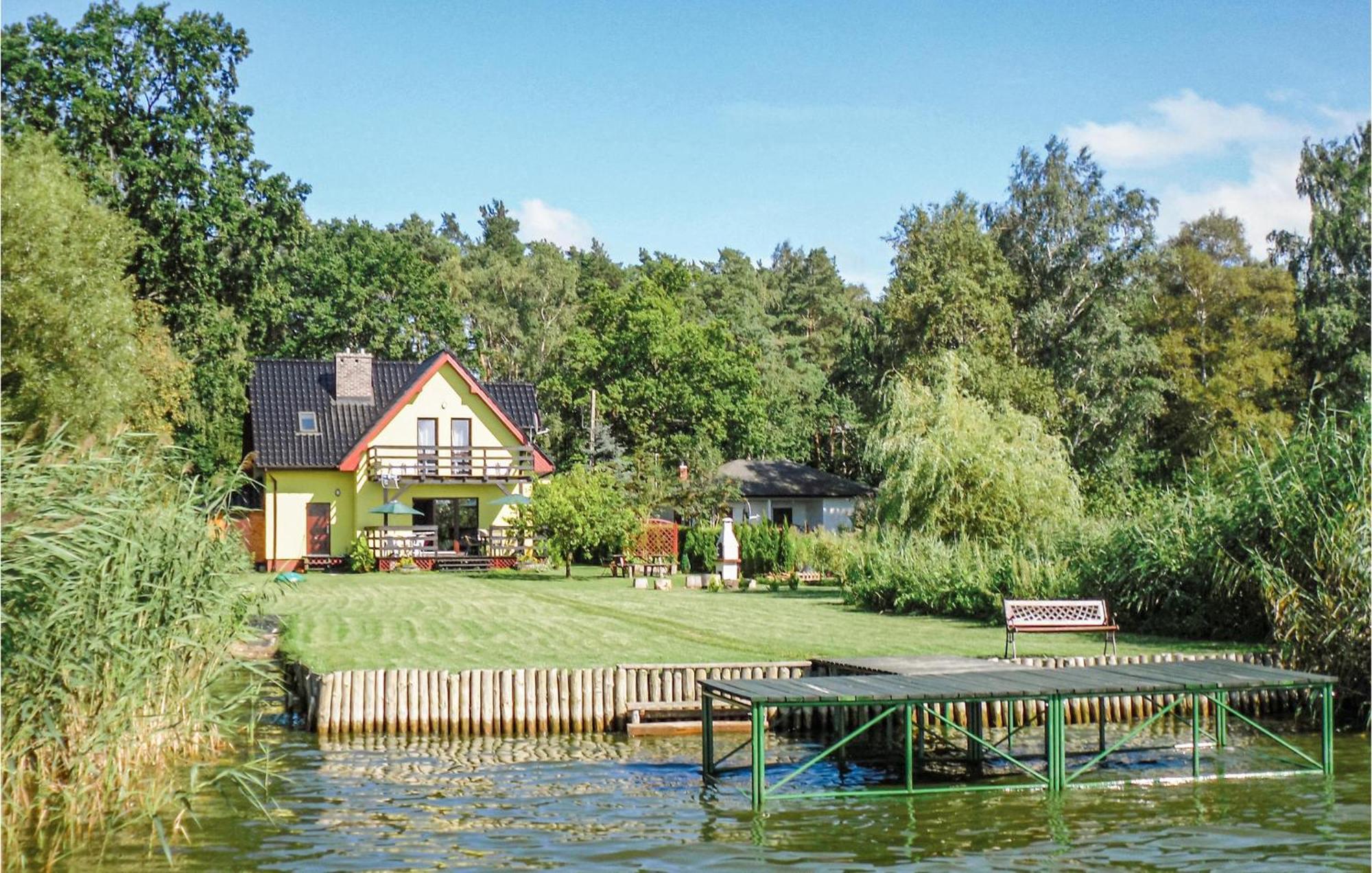 Gorgeous Home In Nowe Warpno With House Sea View Exterior photo